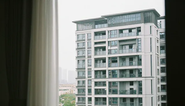 仓储运输中选择标准服务与定制方案的取舍分析